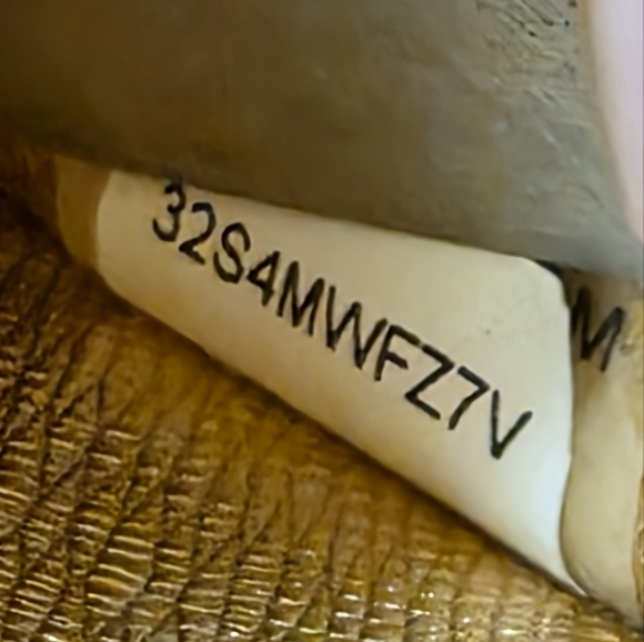 Michael Kors Metallic Gold Lacy Flower Leather Wallet - Picture 9 of 10